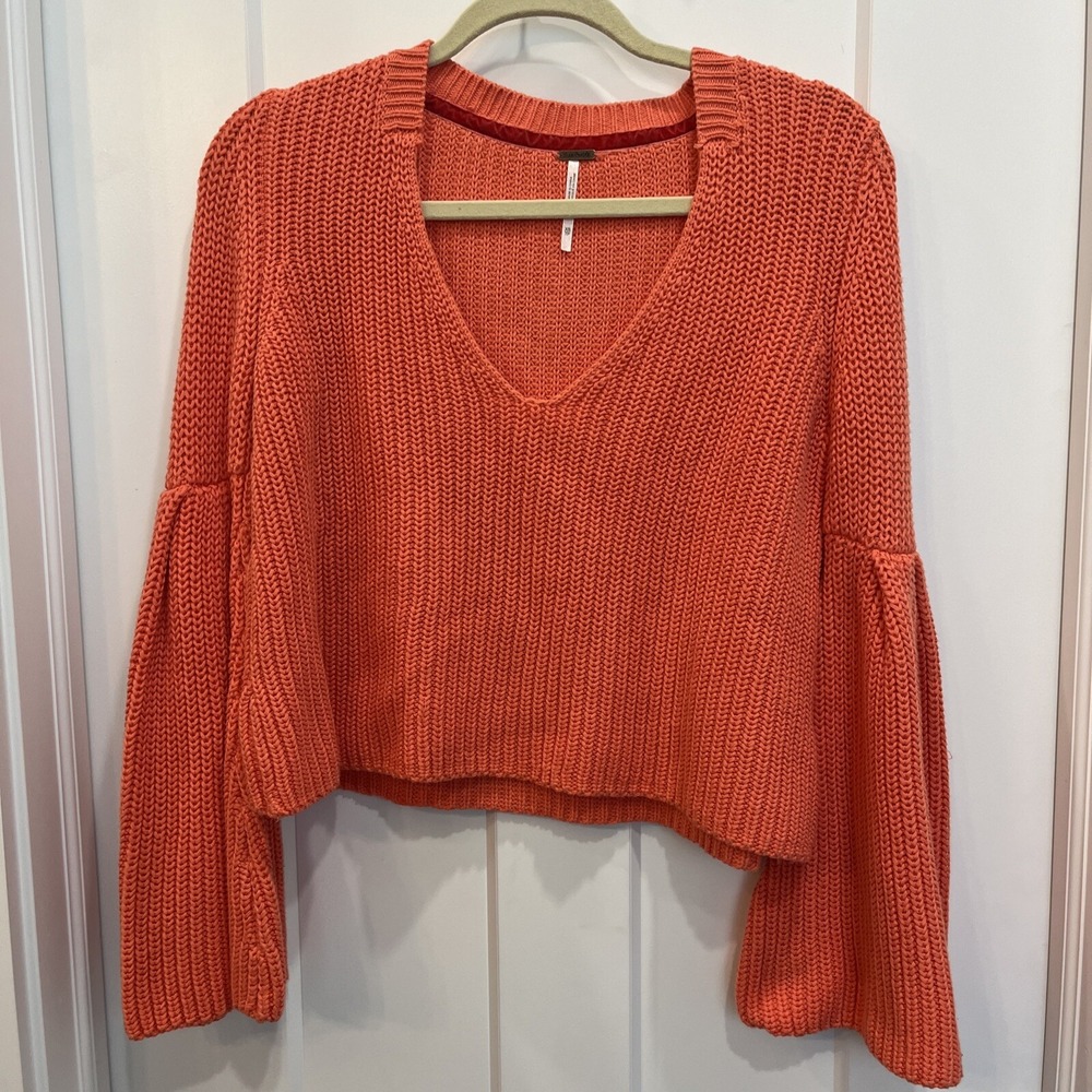 FREE PEOPLE Crop Sweater XS Pullover V-Neck Bell Sleeve Ribbed 100% Cotton Coral